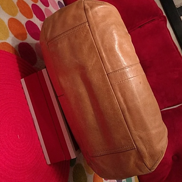 Authentic Large Coach brown leather bag. - Picture 2 of 8